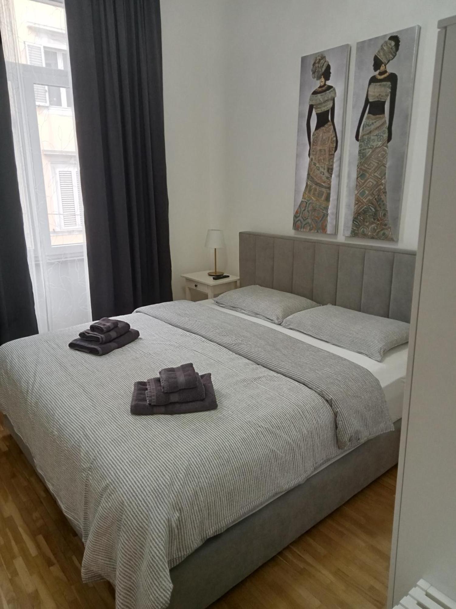 Fenix Rooms Триест Экстерьер фото