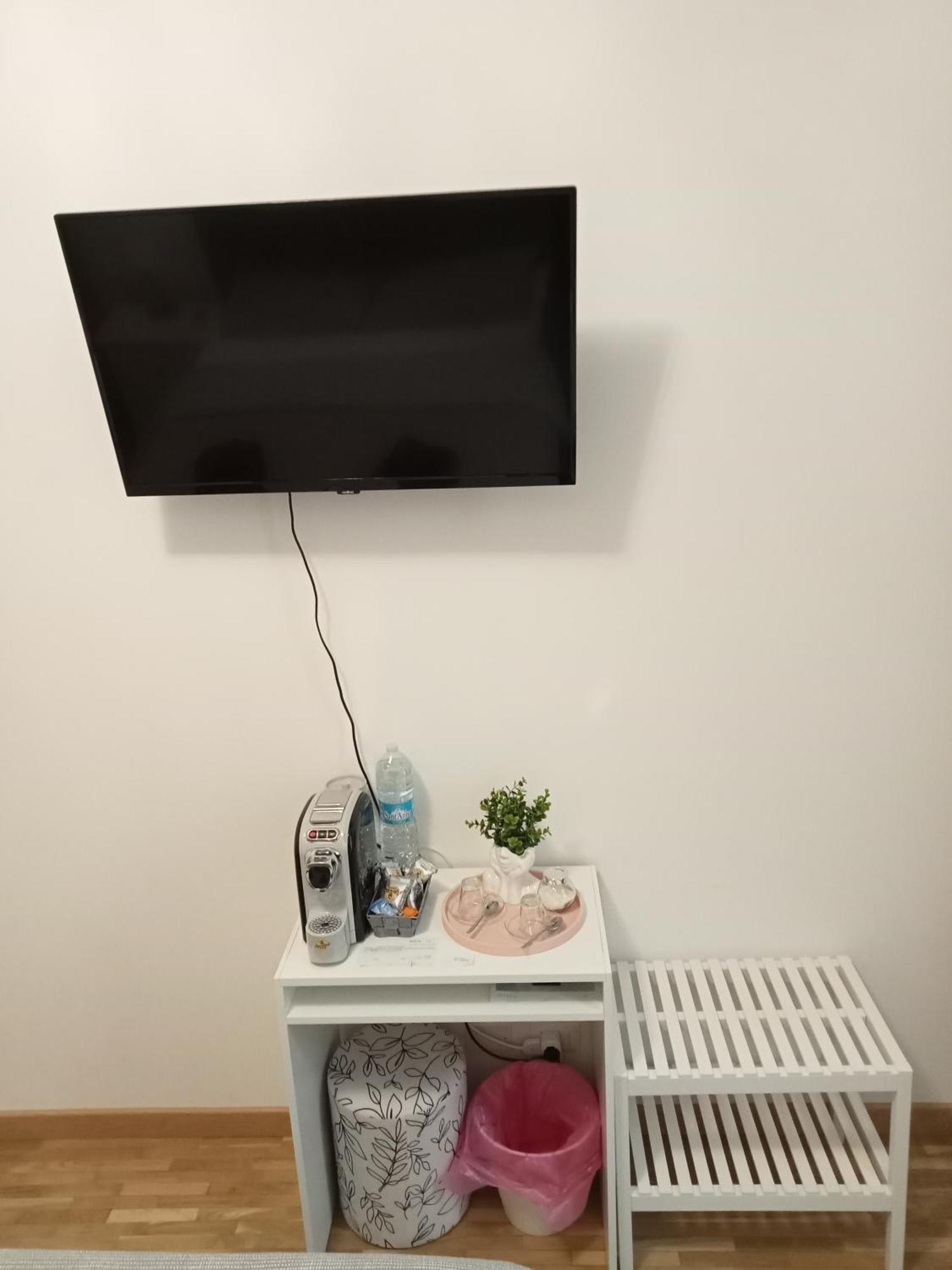 Fenix Rooms Триест Экстерьер фото